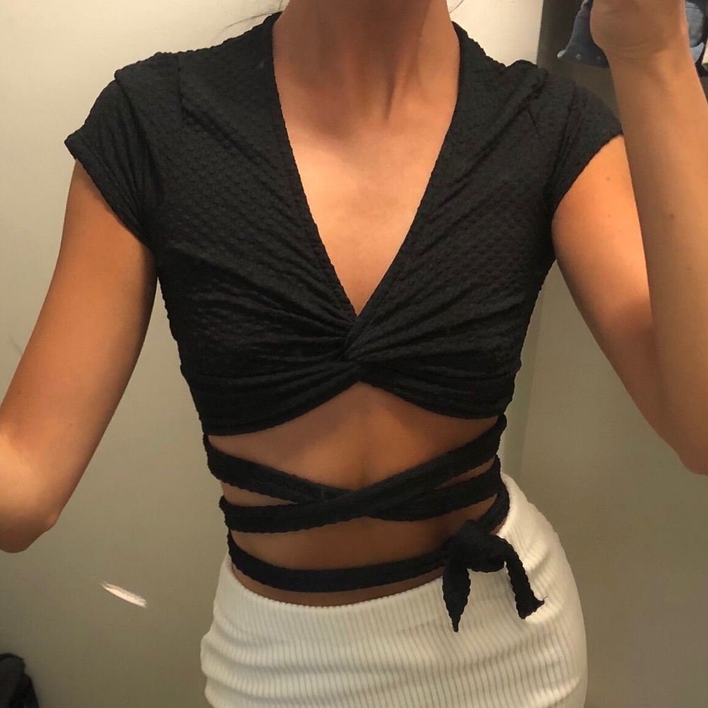 Cropped UO s/s wrap top